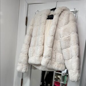 BcbgMaxazria New fur jacket without tag